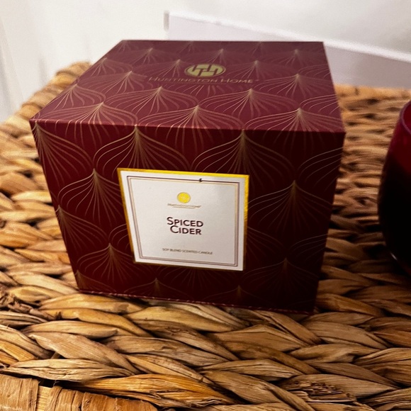 Huntington Home Spiced Cider Soy Candle - Picture 2 of 12